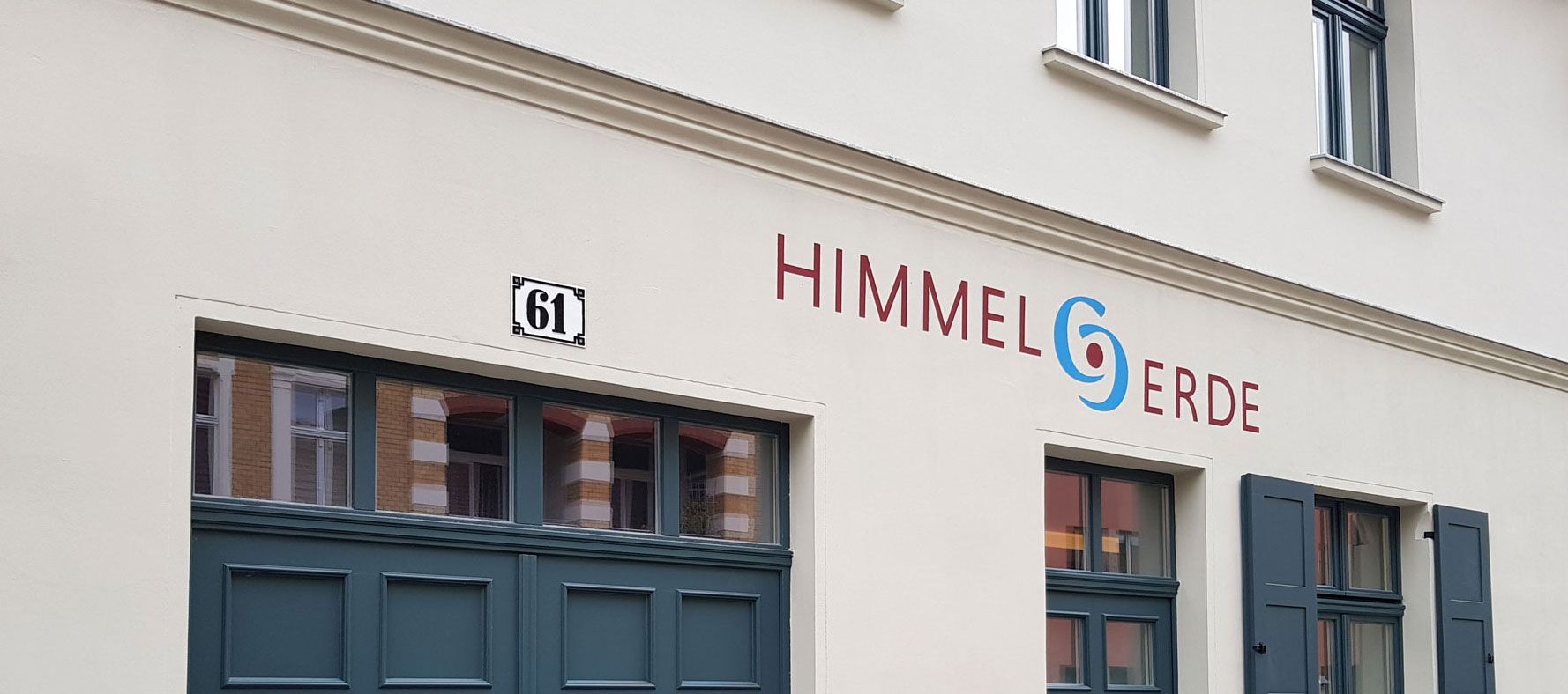 Fassade des Café Himmel & Erde in Brandenburg